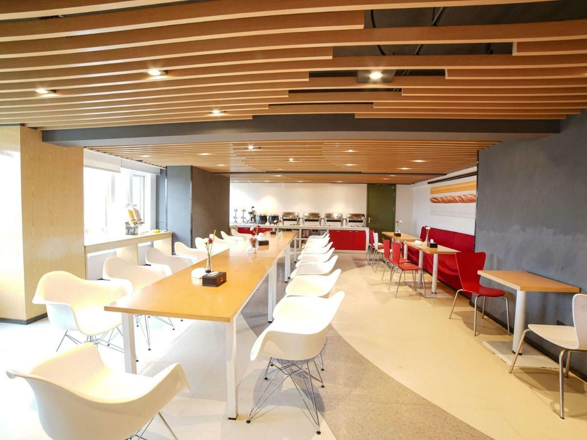 Ibis Chengdu West Jingcui Road Hotel Exterior photo